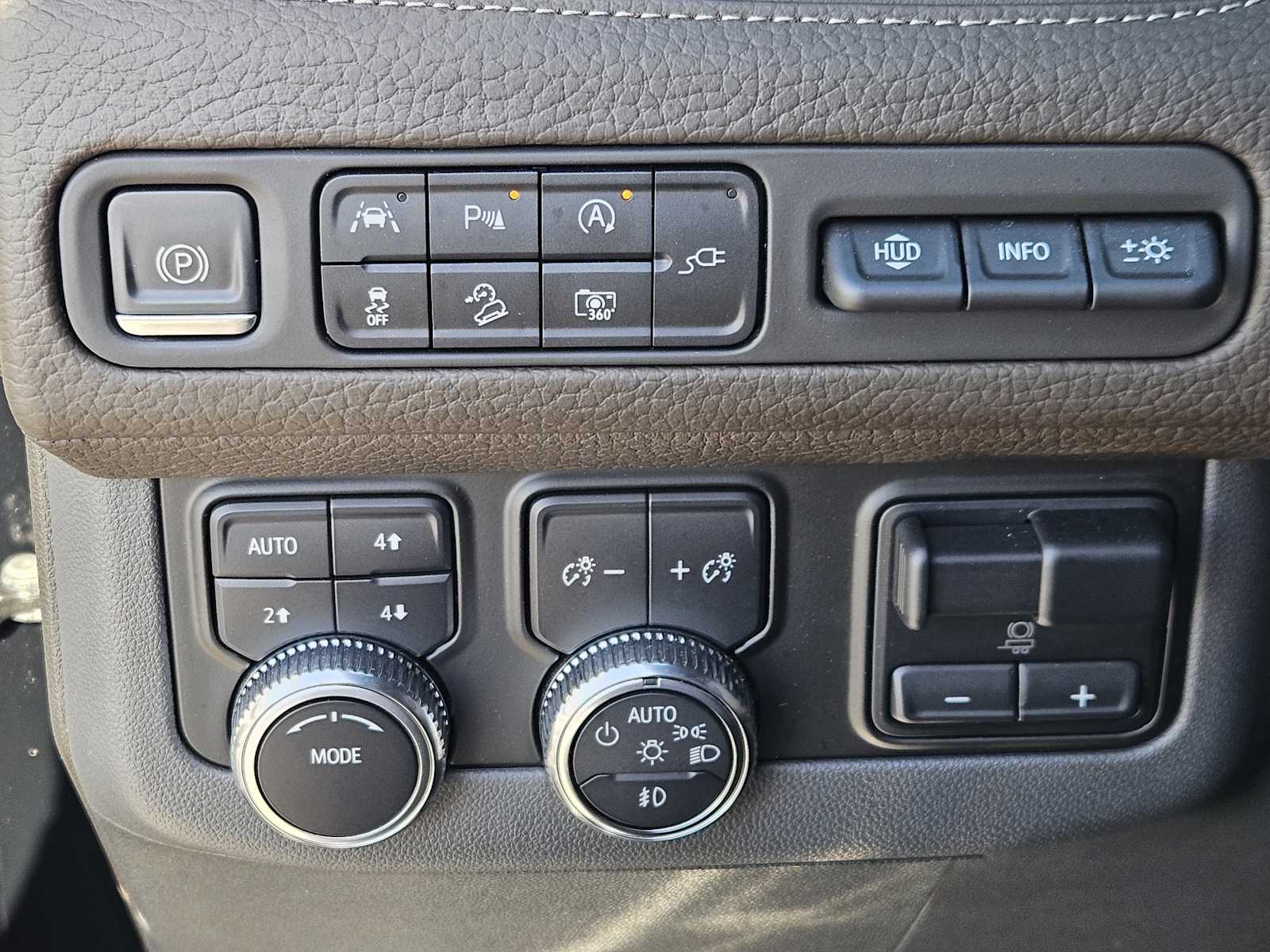 Thumbnail: 2022 GMC Yukon - 22