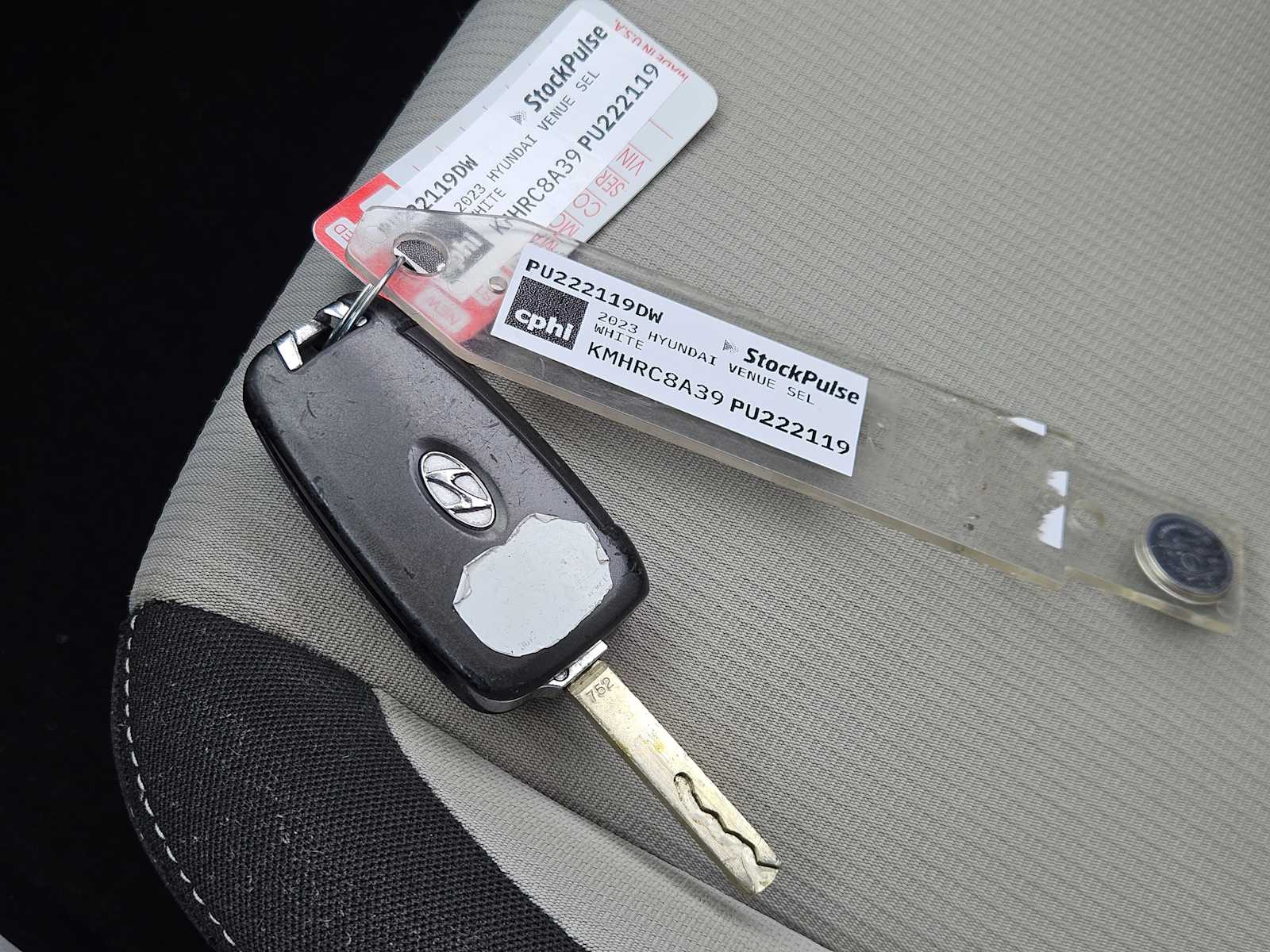 Thumbnail: 2023 Hyundai Venue - 31