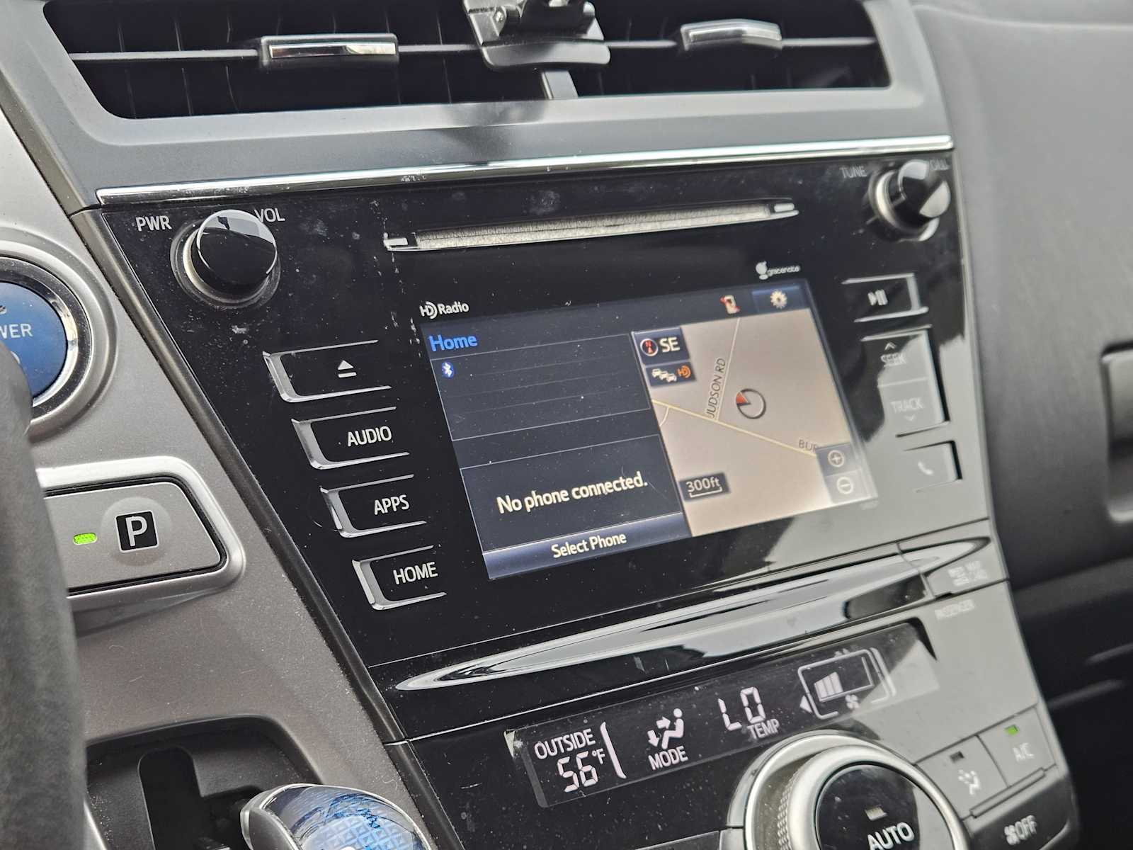 Thumbnail: 2015 Toyota Prius v - 16