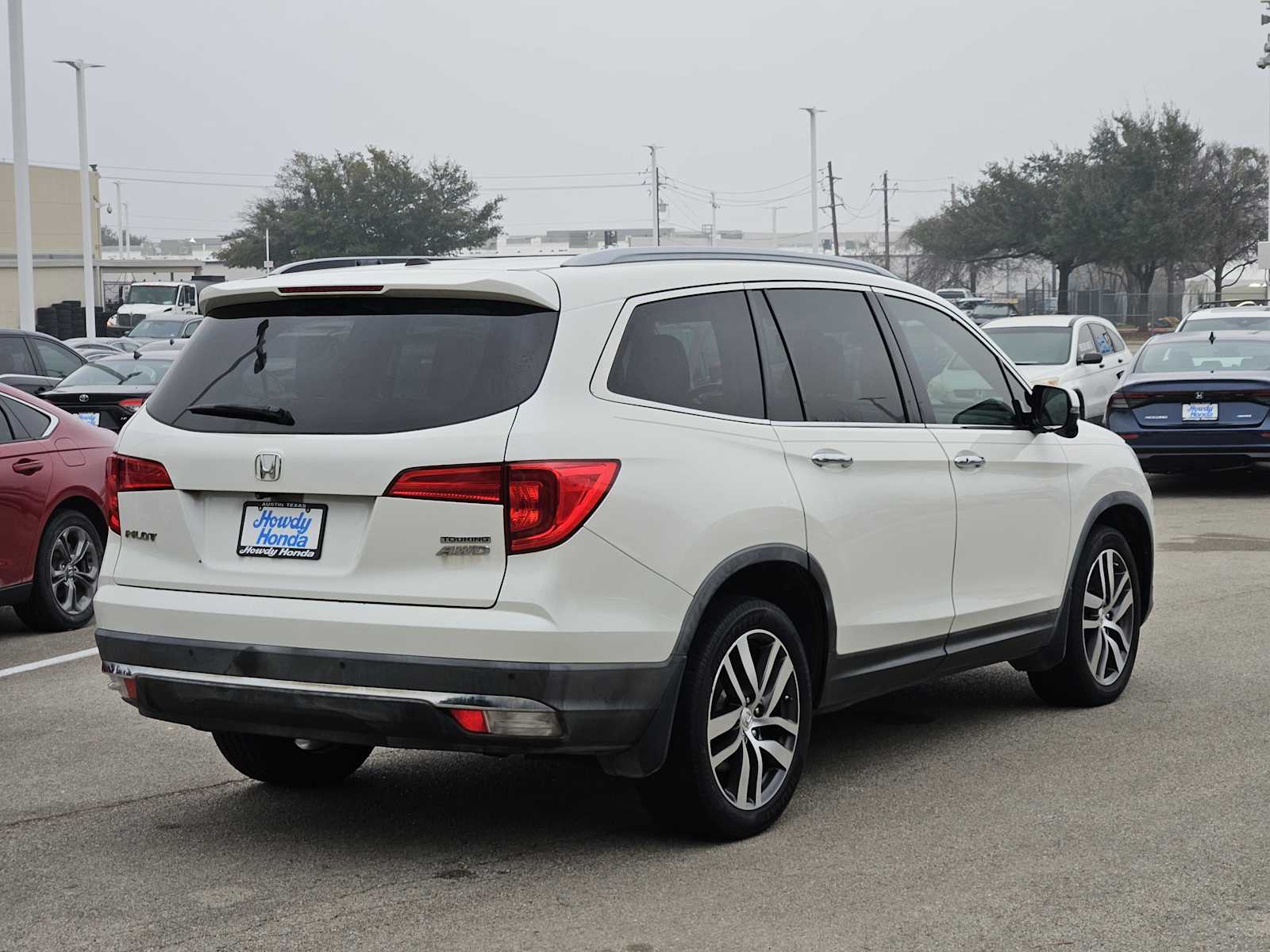 Thumbnail: 2017 Honda Pilot - 6