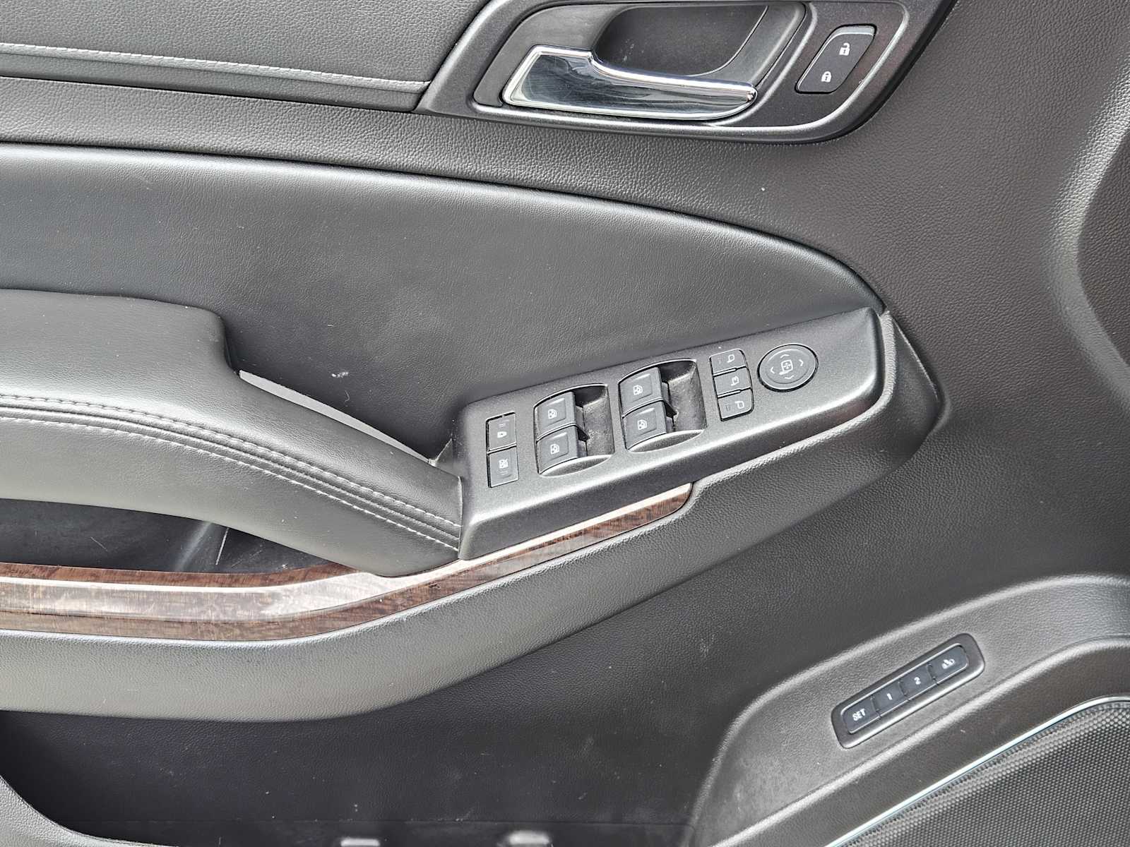 Thumbnail: 2016 GMC Yukon XL - 22