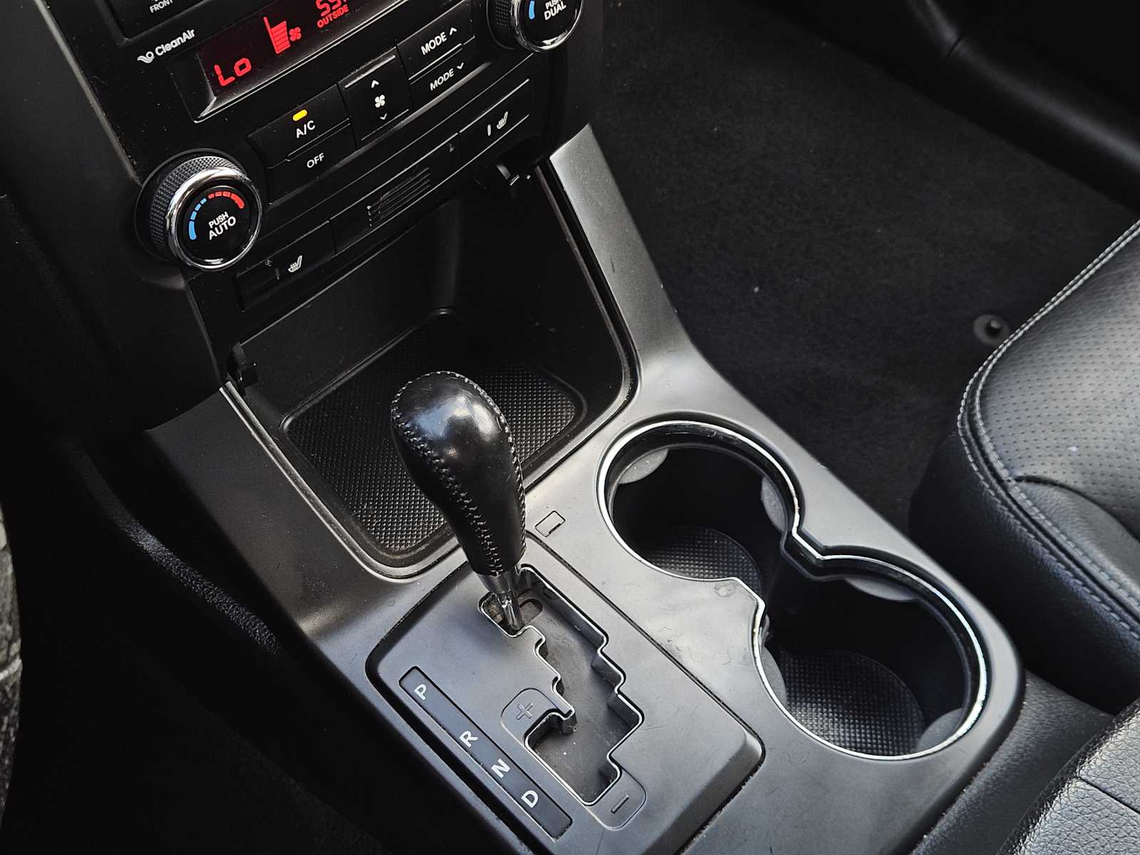 Thumbnail: 2011 Kia Sorento - 19