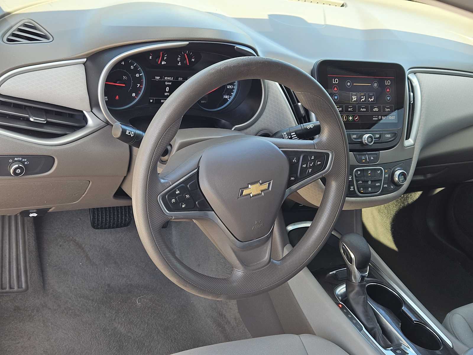 Thumbnail: 2022 Chevrolet Malibu - 2