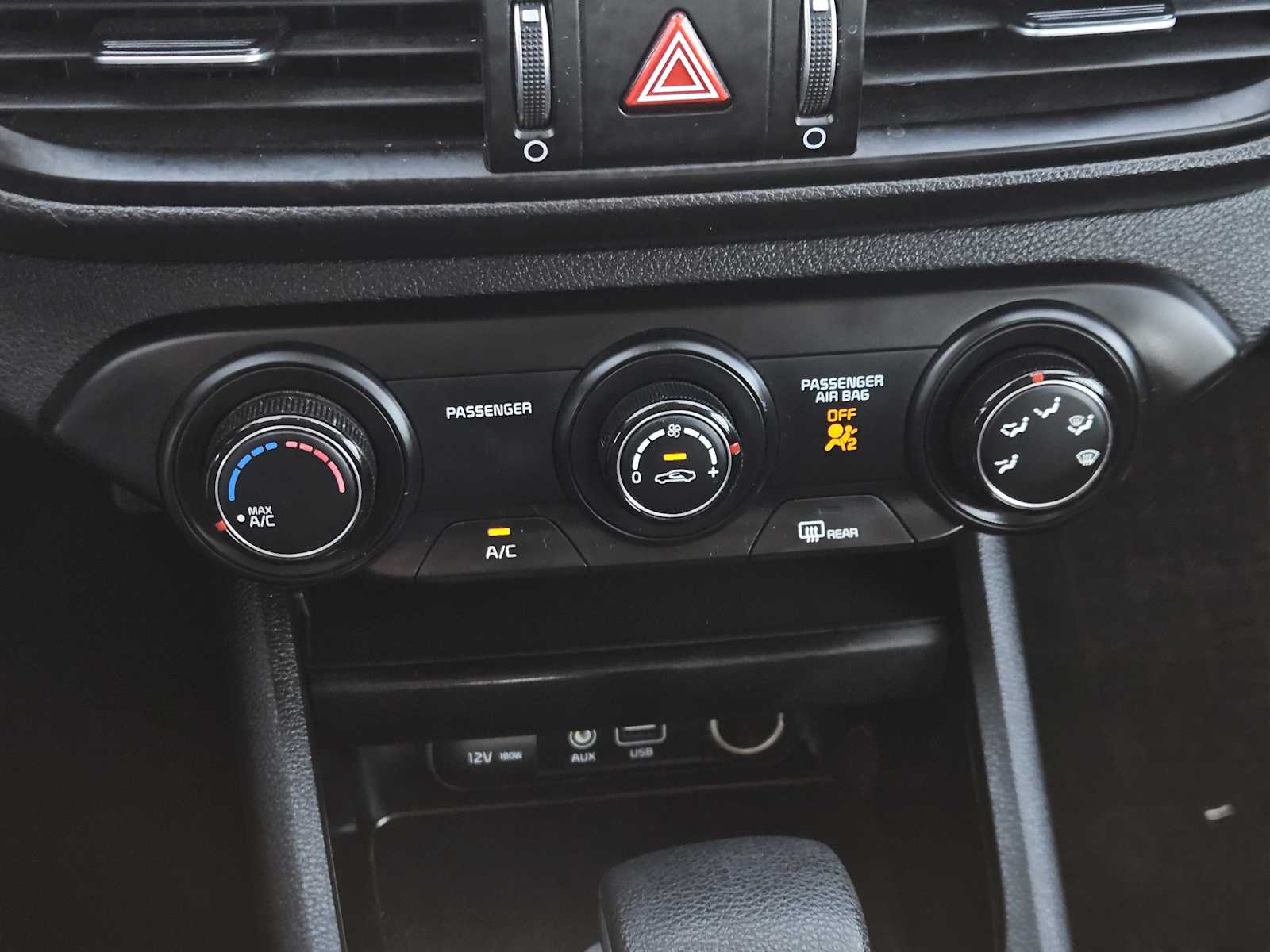 Thumbnail: 2020 Kia Forte - 16