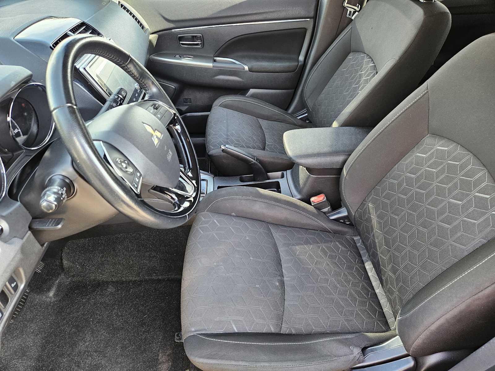 Thumbnail: 2021 Mitsubishi Outlander Sport - 12