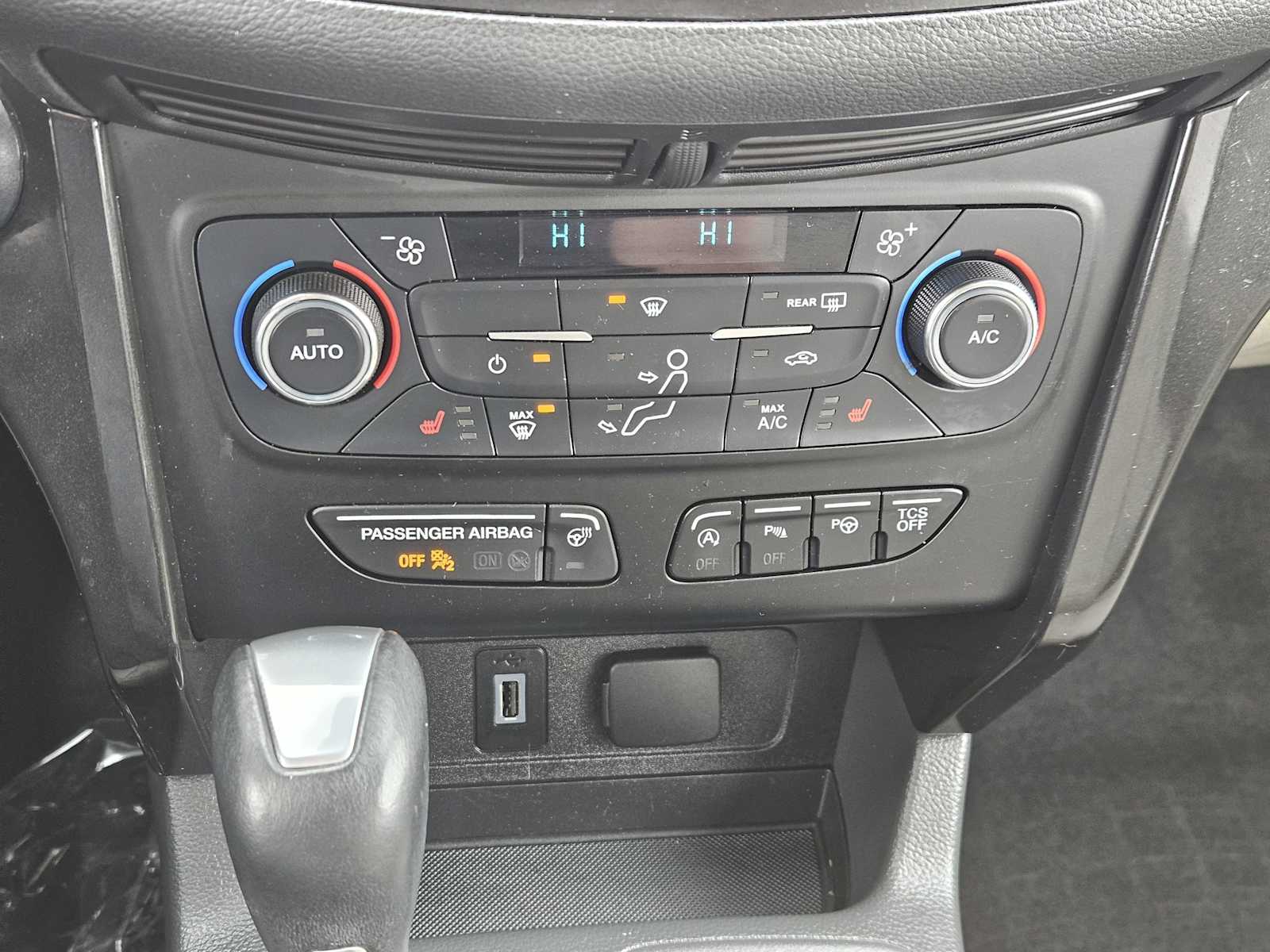 Thumbnail: 2017 Ford Escape - 19