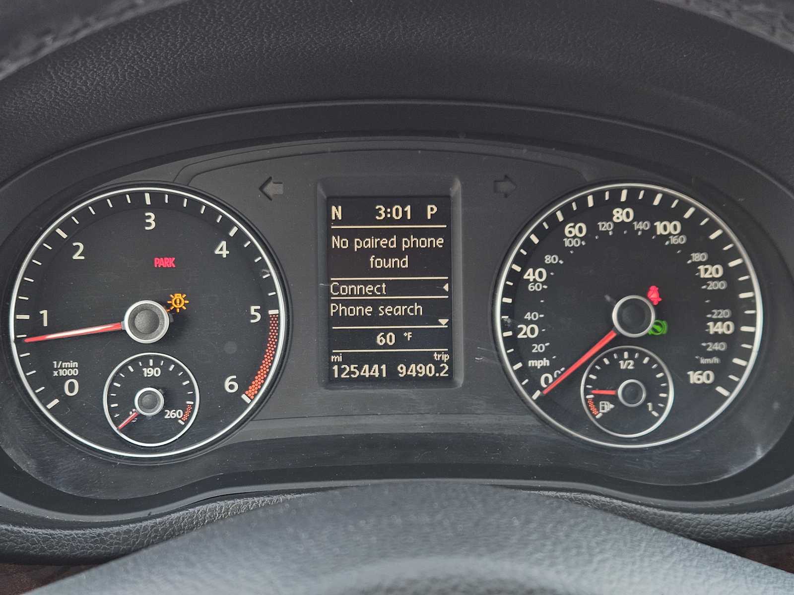 Thumbnail: 2013 Volkswagen Passat - 16