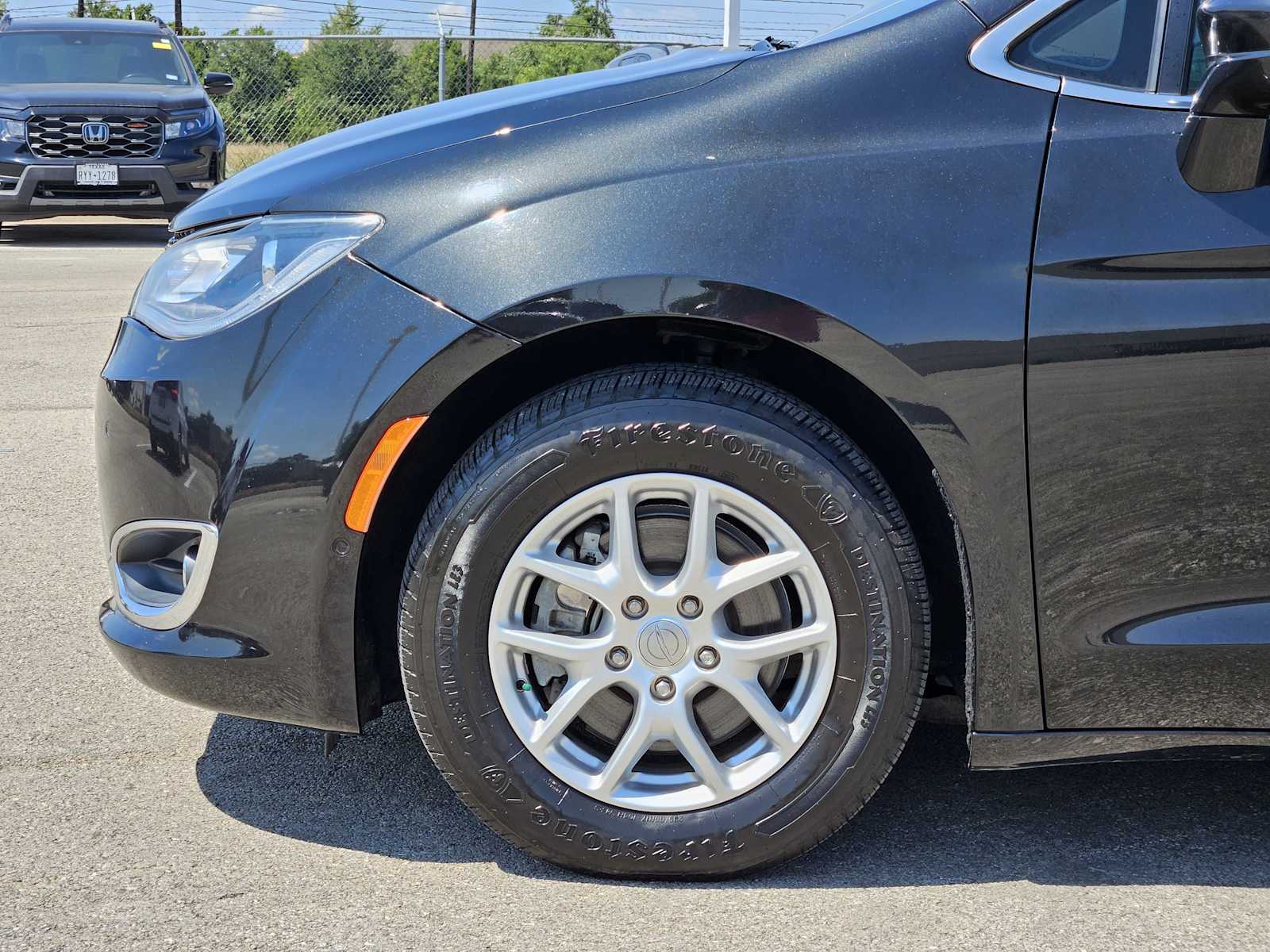 Thumbnail: 2020 Chrysler Pacifica - 8