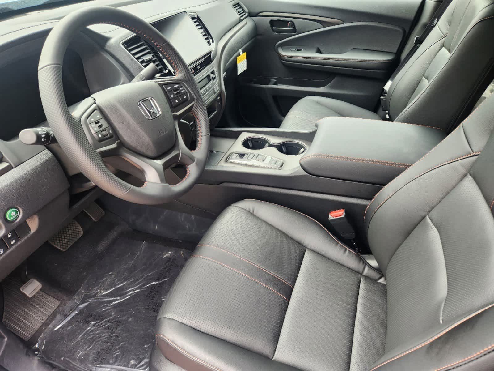 2025 Honda Ridgeline TrailSport photo 2