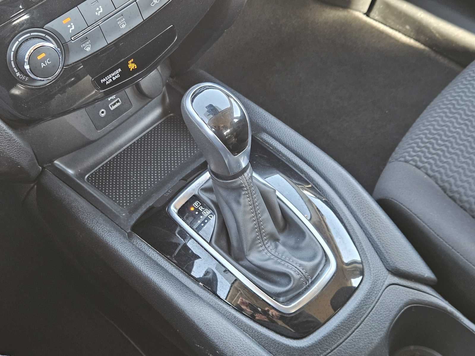 Thumbnail: 2020 Nissan Rogue Sport - 19