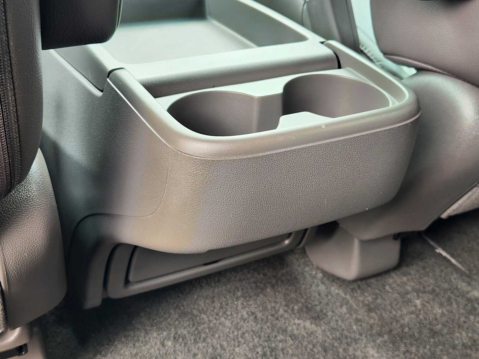 Thumbnail: 2011 Honda Odyssey - 30