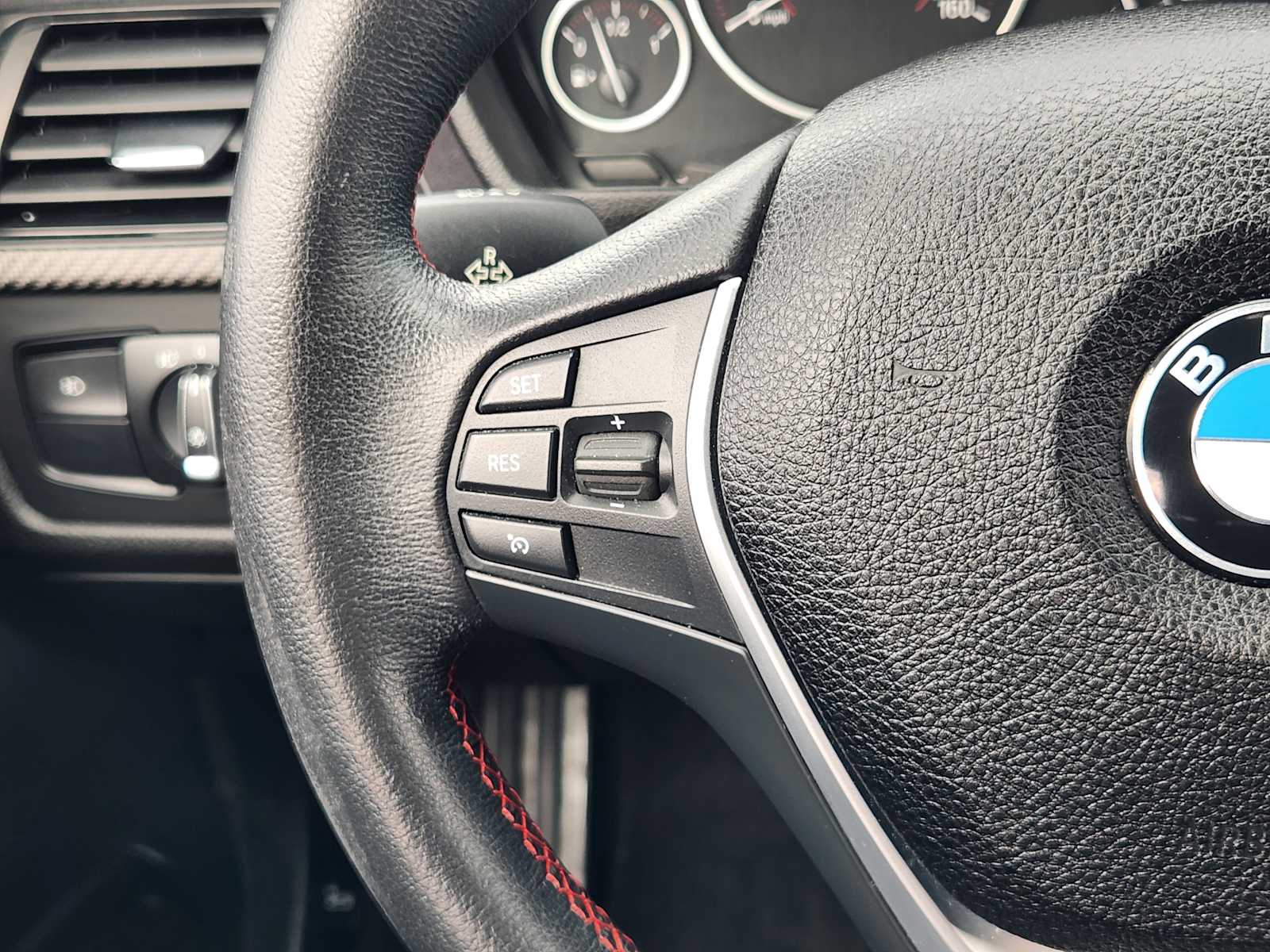 Thumbnail: 2015 BMW 3 Series - 28