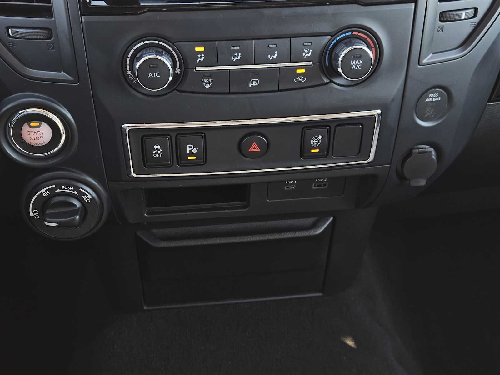 Thumbnail: 2022 Nissan Titan - 18