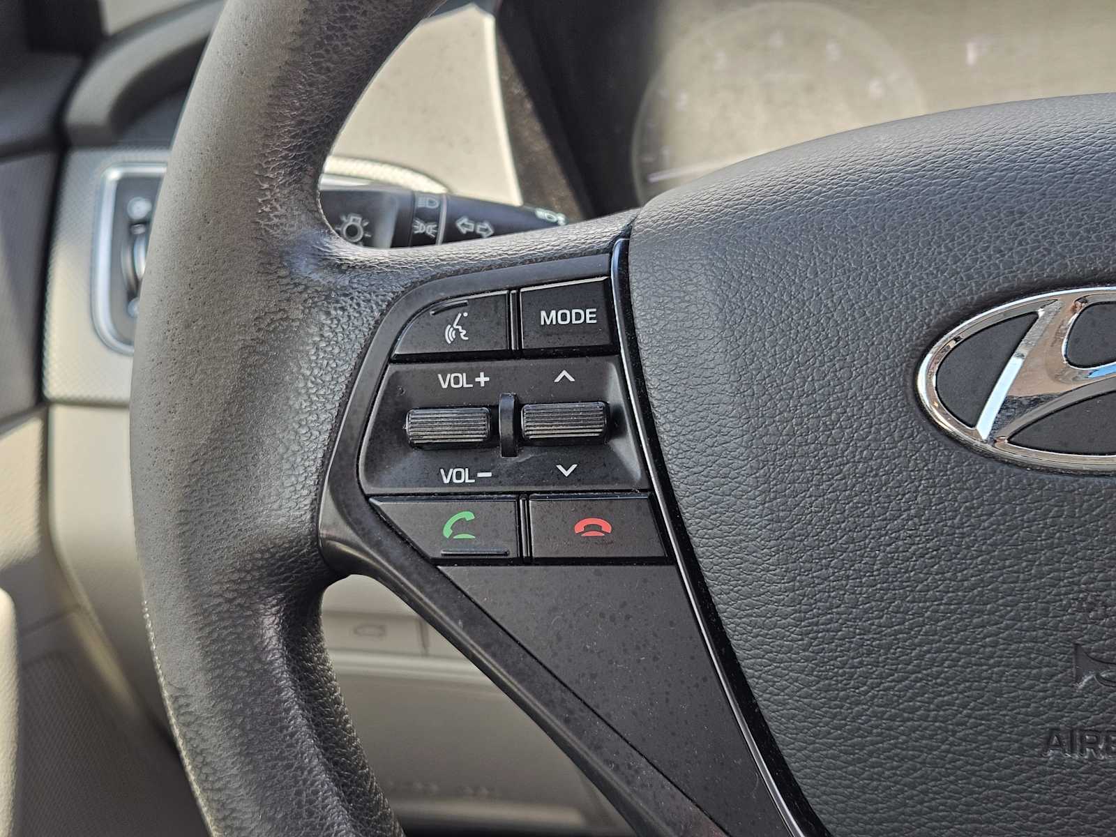 Thumbnail: 2015 Hyundai Sonata - 25