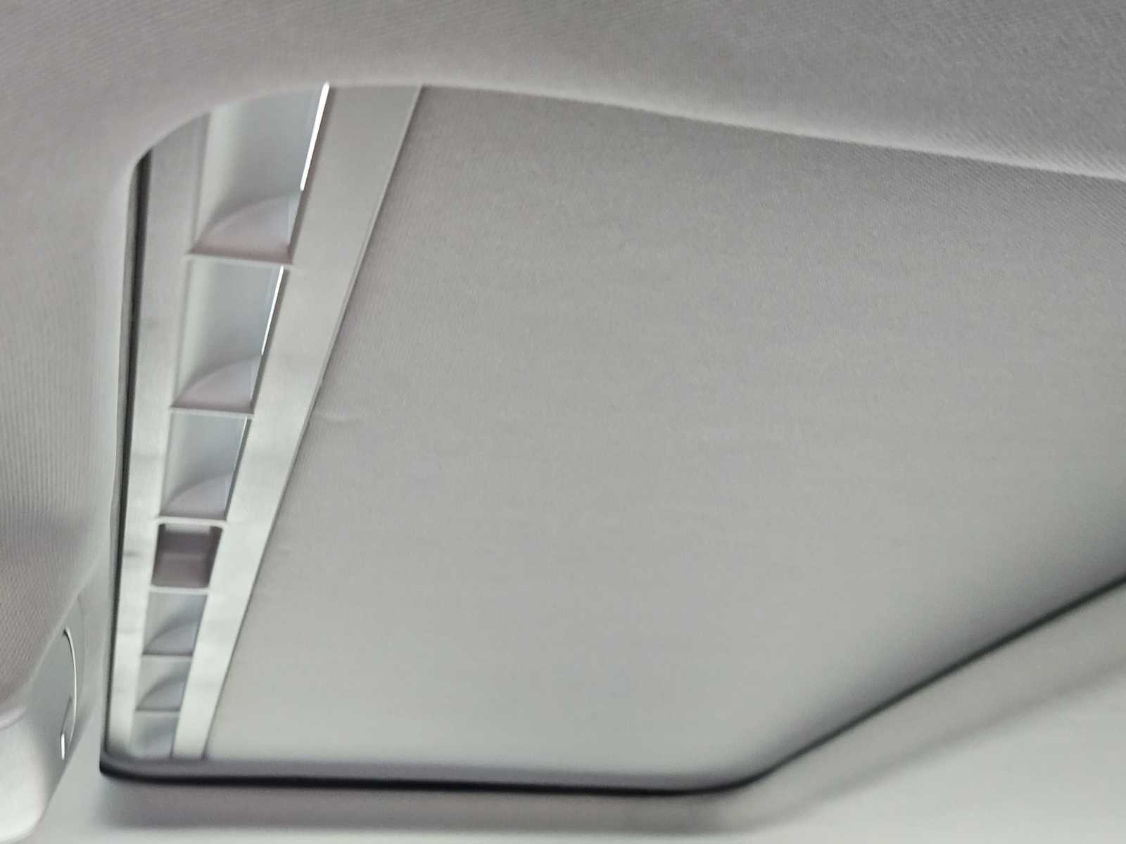 Thumbnail: 2014 Volkswagen Passat - 29