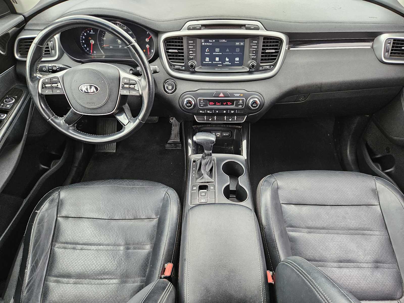 Thumbnail: 2019 Kia Sorento - 25