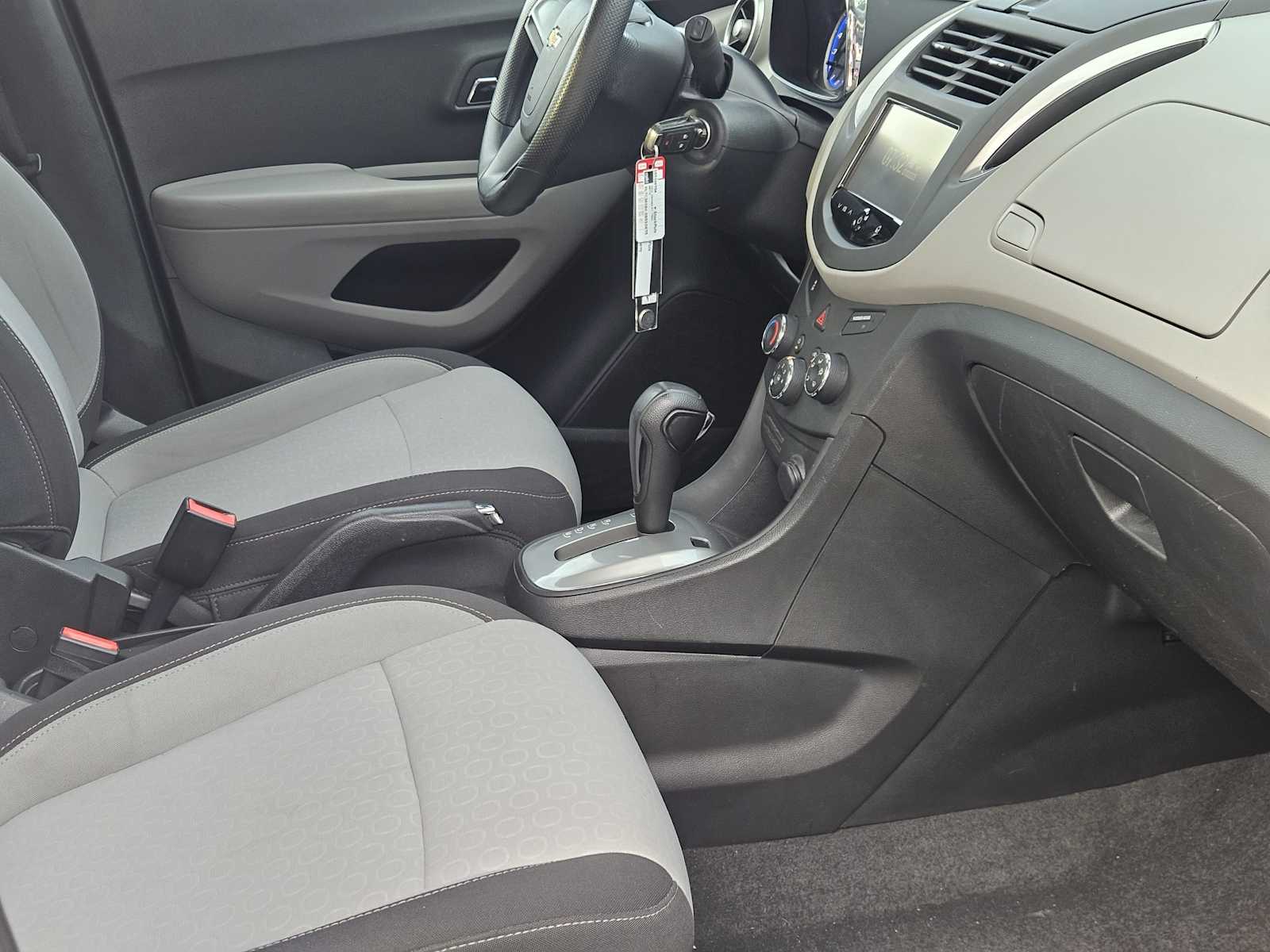 Thumbnail: 2016 Chevrolet Trax - 14