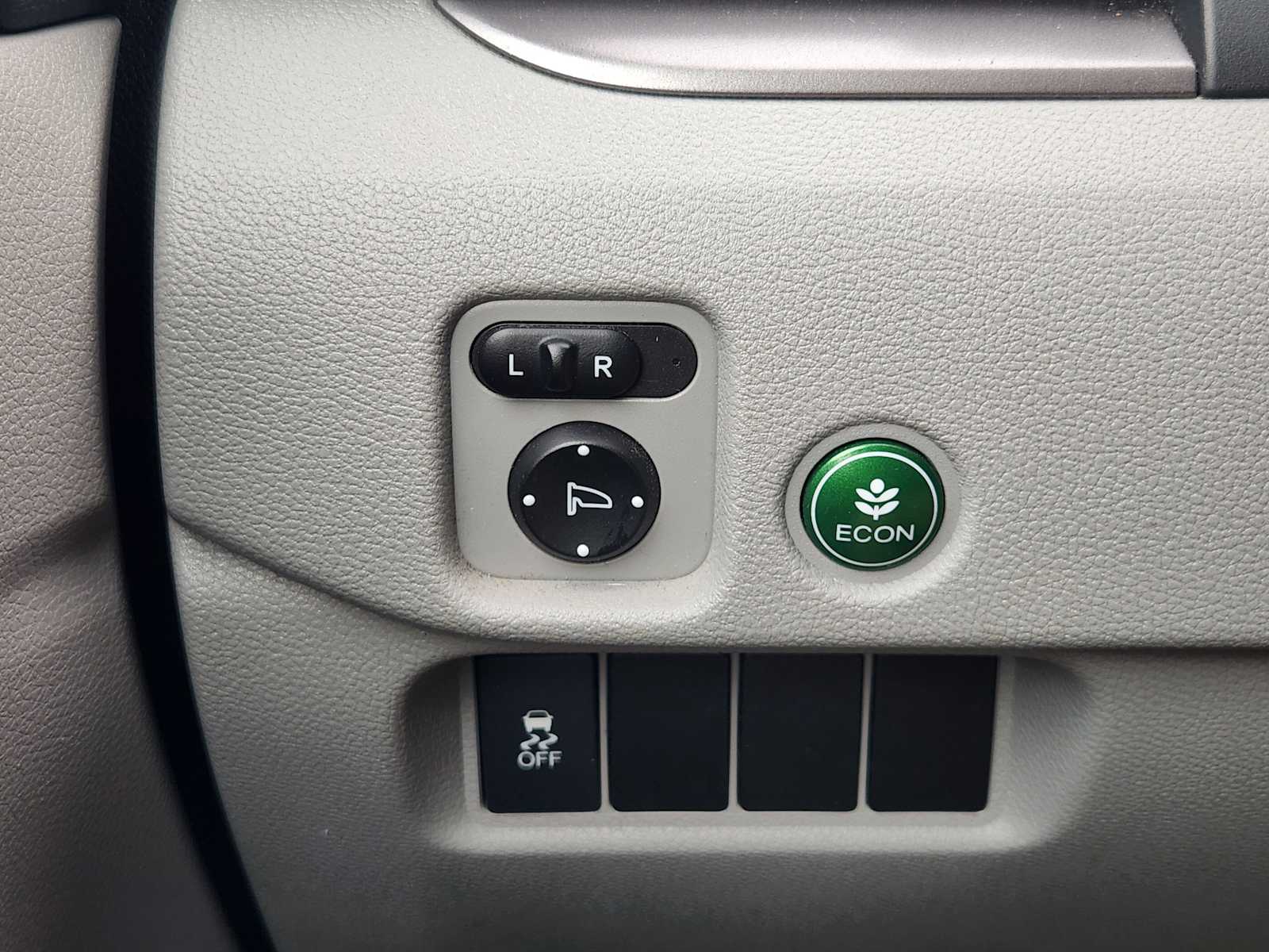 Thumbnail: 2016 Honda Pilot - 22