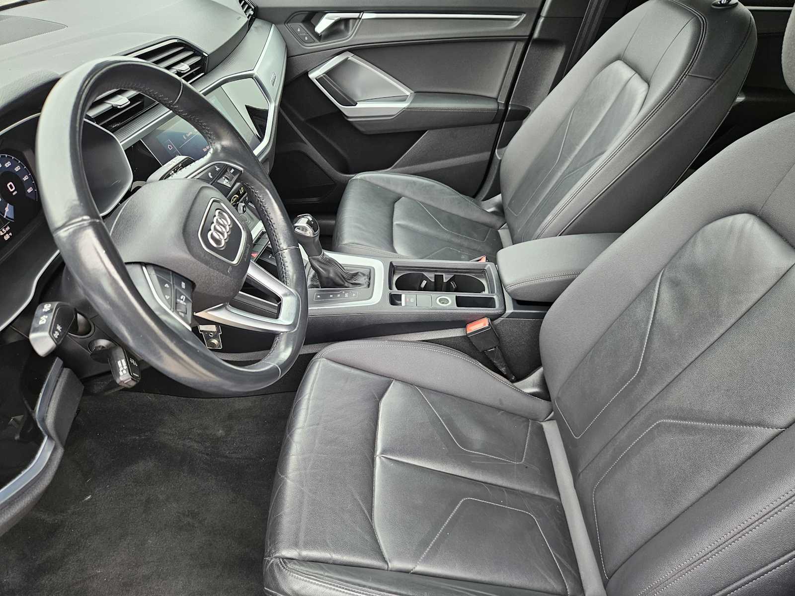 Thumbnail: 2020 Audi Q3 - 13