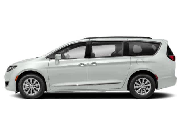Thumbnail: 2018 Chrysler Pacifica - 3