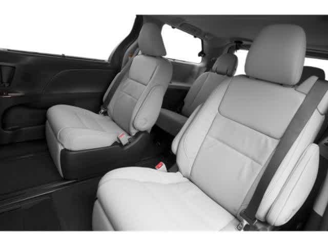 Thumbnail: 2015 Toyota Sienna - 15