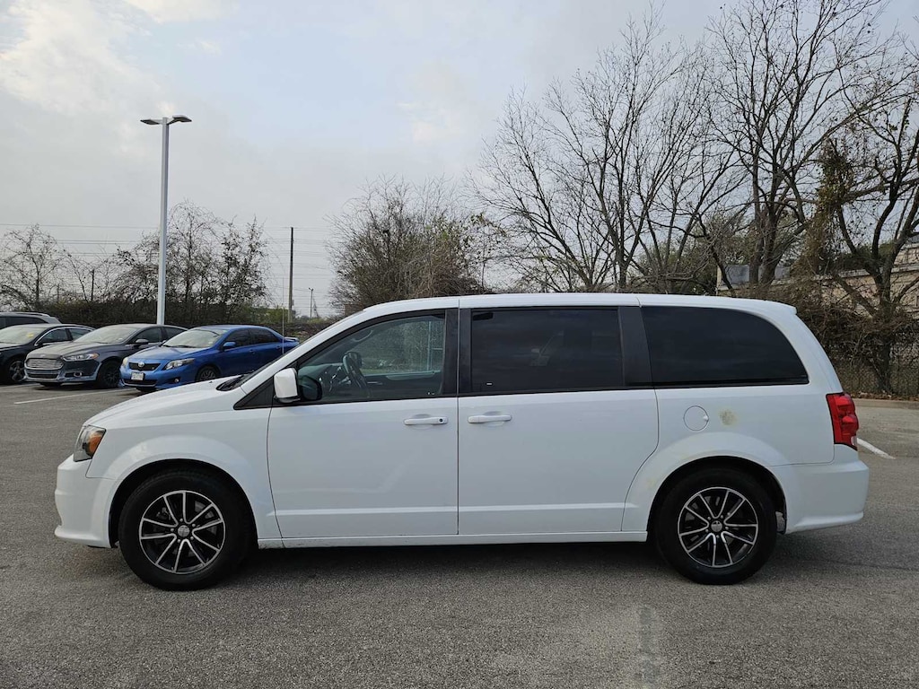 Used 2018 Dodge Grand Caravan GT Van Passenger Van