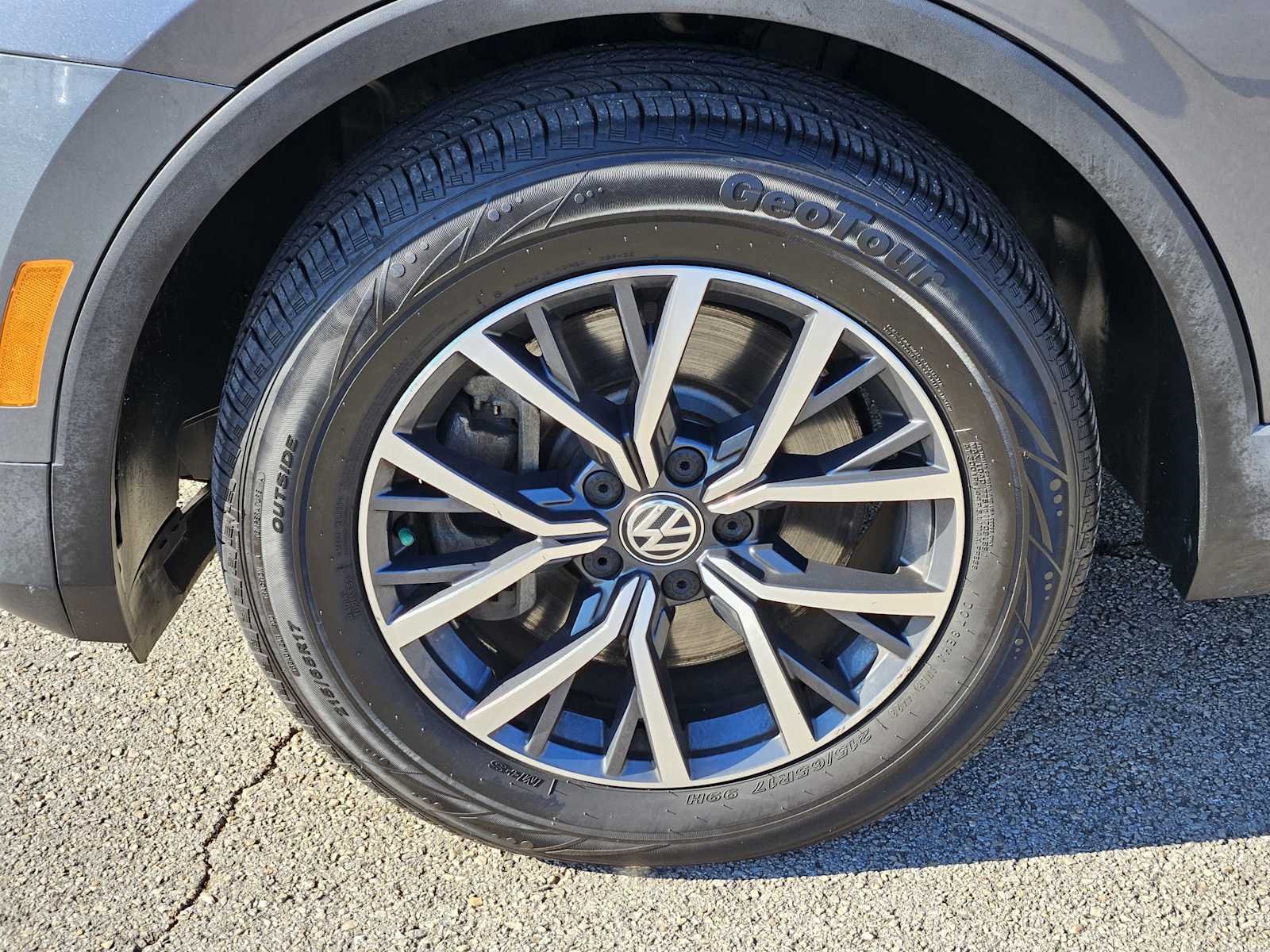 Thumbnail: 2019 Volkswagen Tiguan - 9