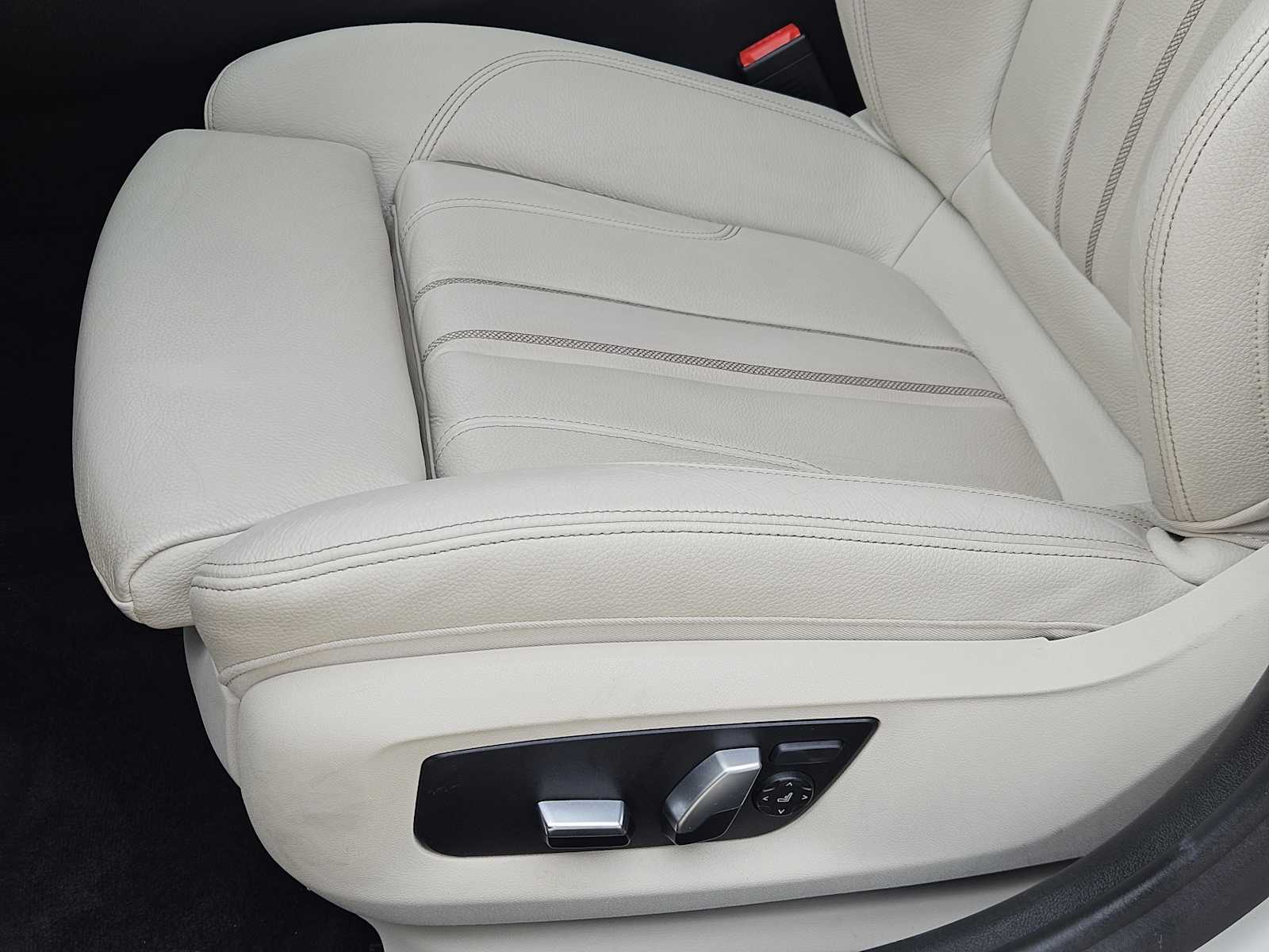 2018 BMW 5 Series 540i 24