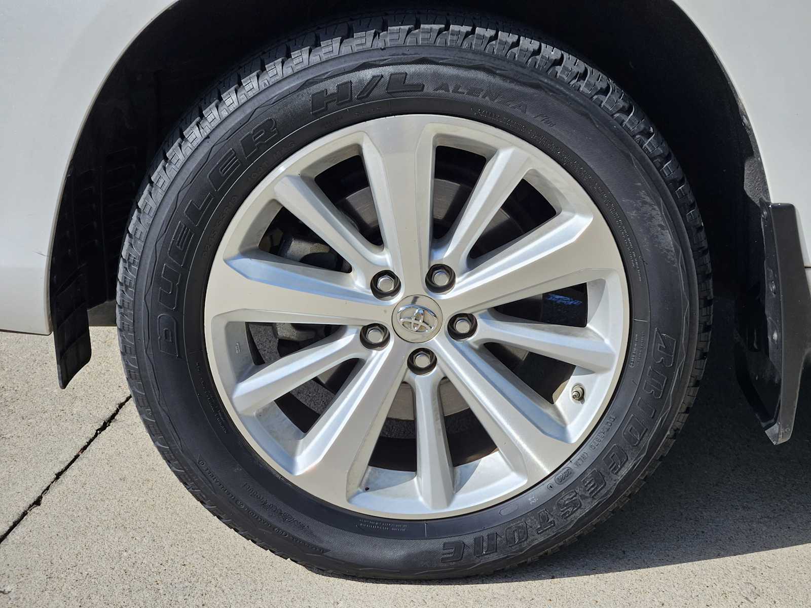 Thumbnail: 2012 Toyota Highlander - 11