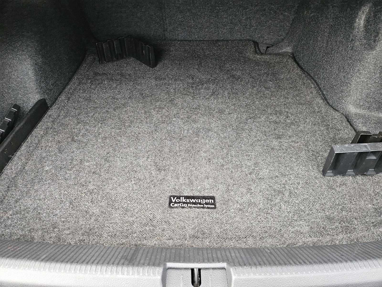 Thumbnail: 2017 Volkswagen Passat - 32