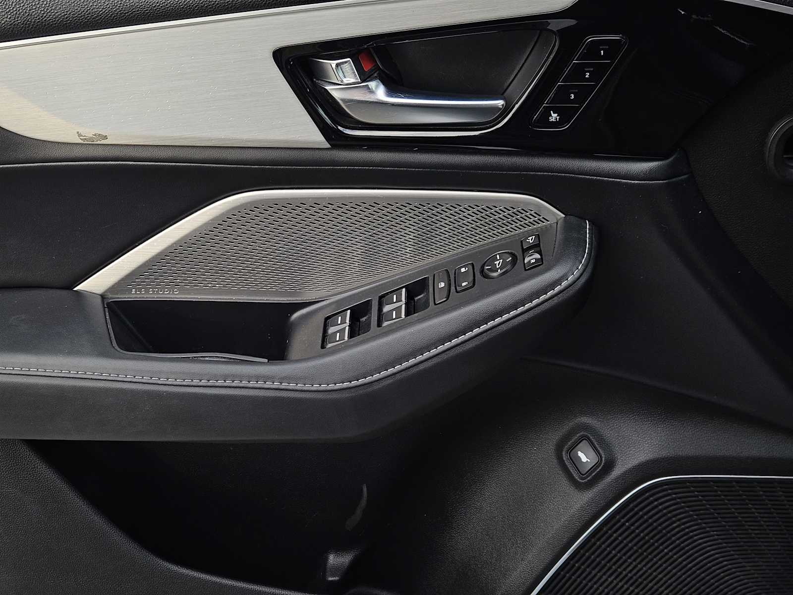 Thumbnail: 2023 Acura MDX - 22