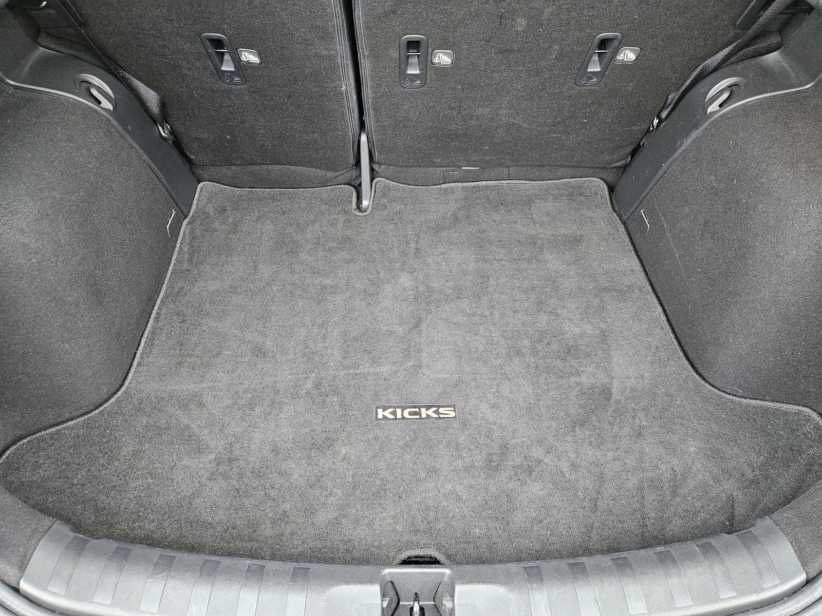 Thumbnail: 2022 Nissan Kicks - 30