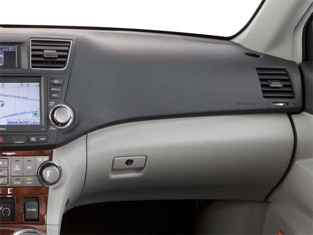 Thumbnail: 2013 Toyota Highlander - 18