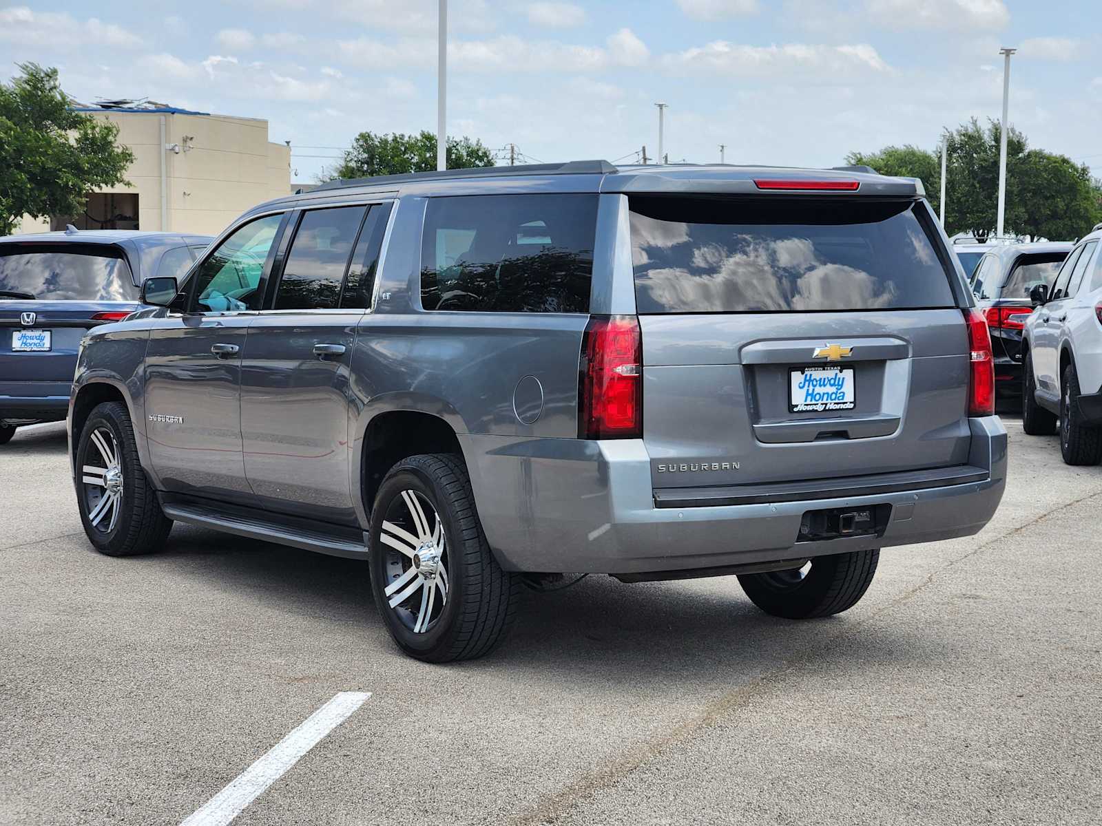 Thumbnail: 2018 Chevrolet Suburban - 5