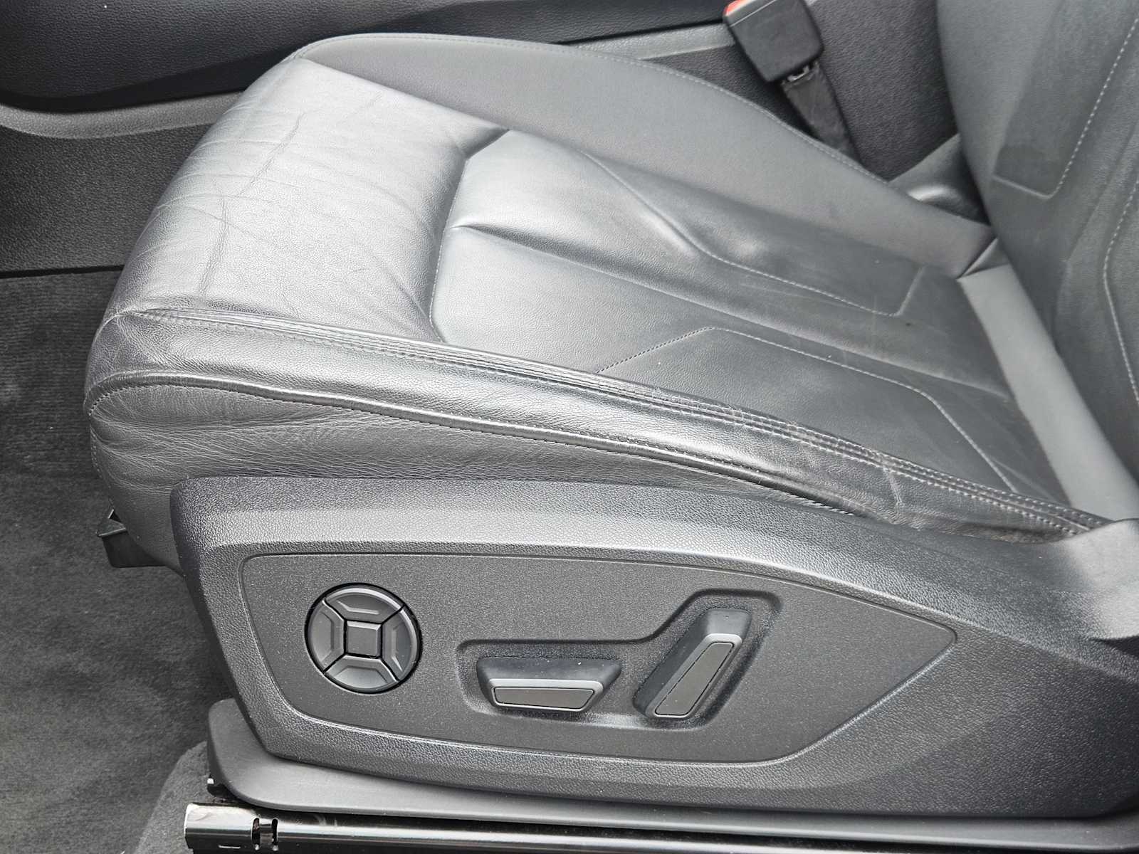 Thumbnail: 2020 Audi Q3 - 23