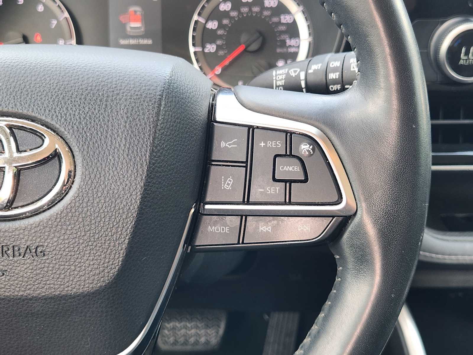 Thumbnail: 2021 Toyota Highlander - 25