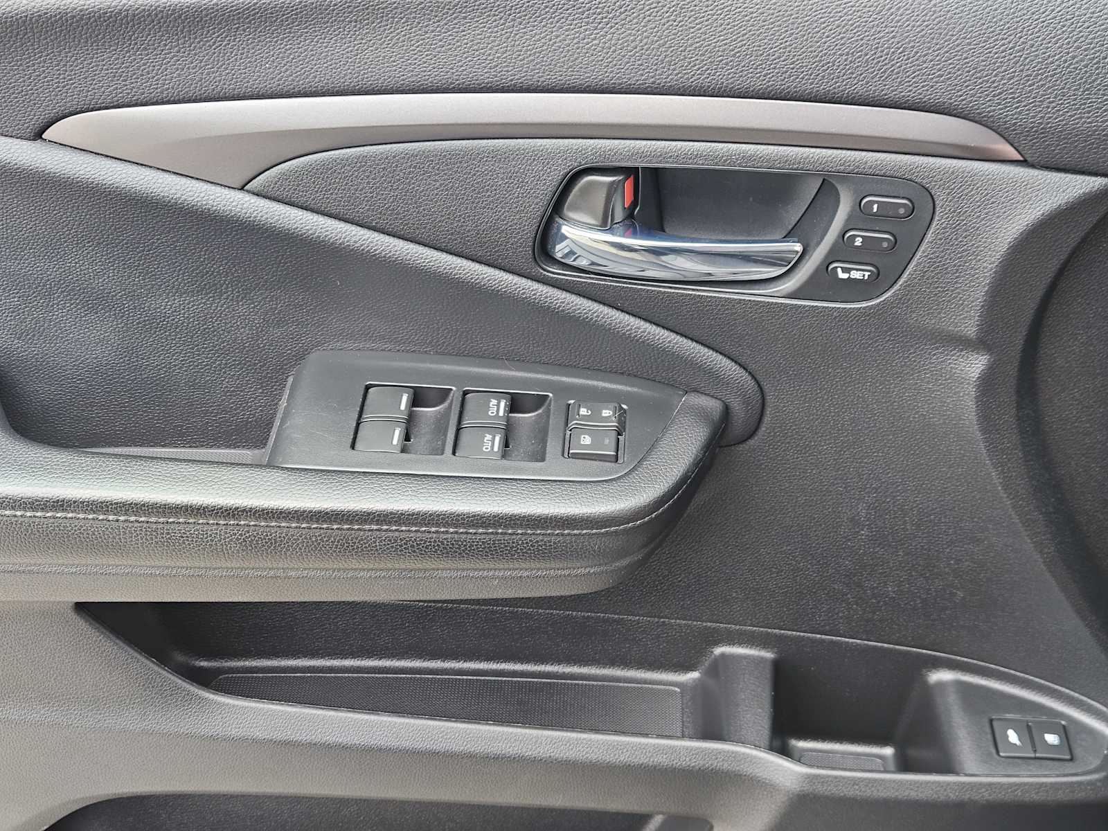 Thumbnail: 2021 Honda Pilot - 23