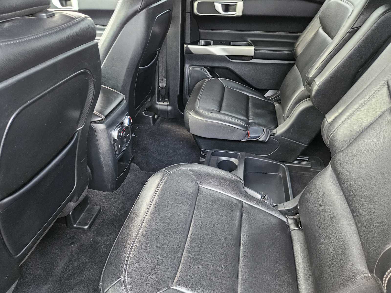 Thumbnail: 2020 Ford Explorer - 28