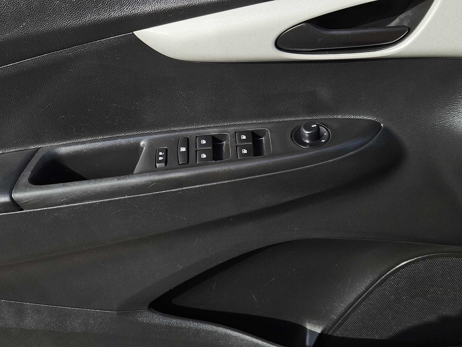 Thumbnail: 2017 Chevrolet Spark - 21
