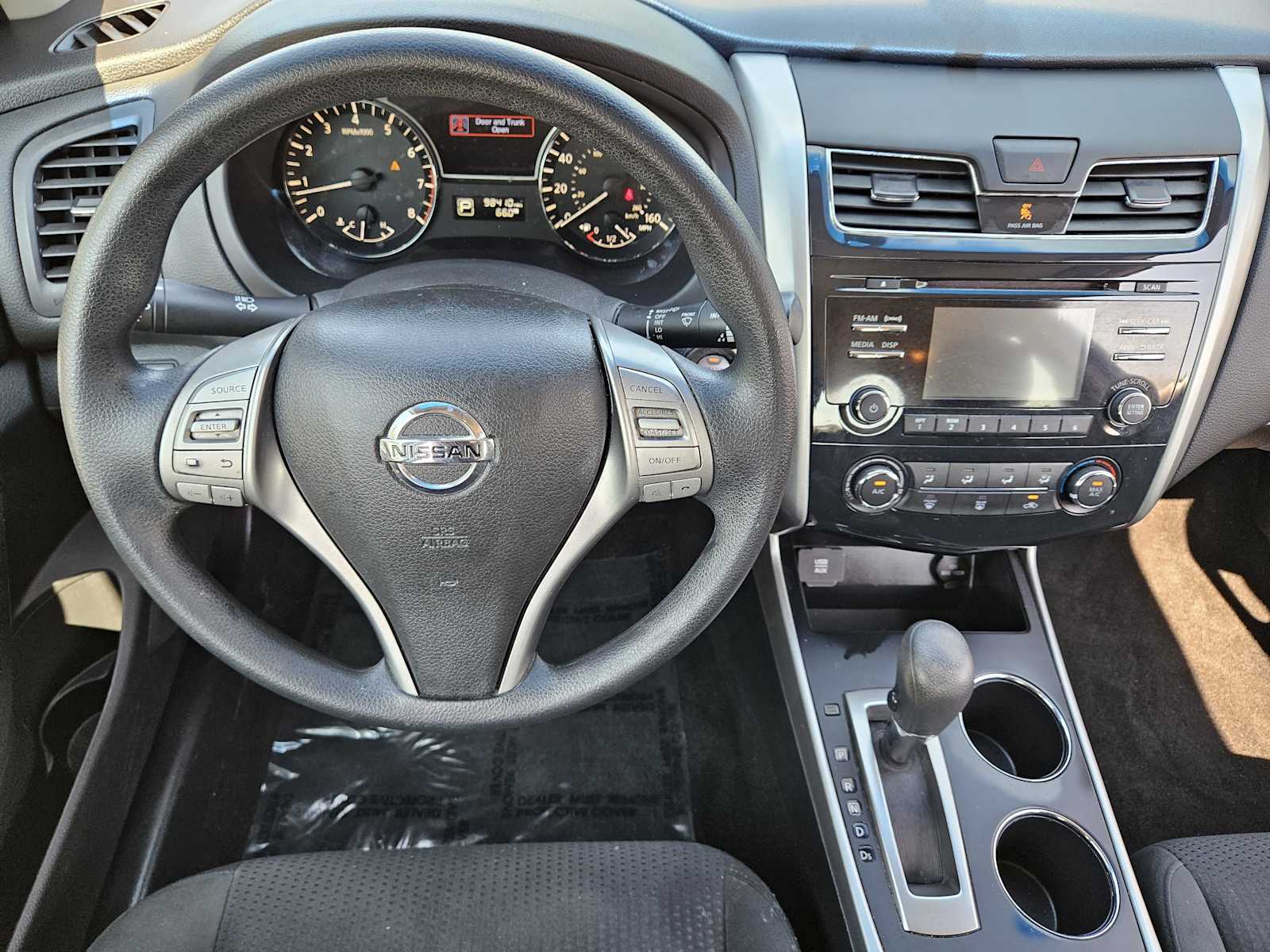 Thumbnail: 2015 Nissan Altima - 26