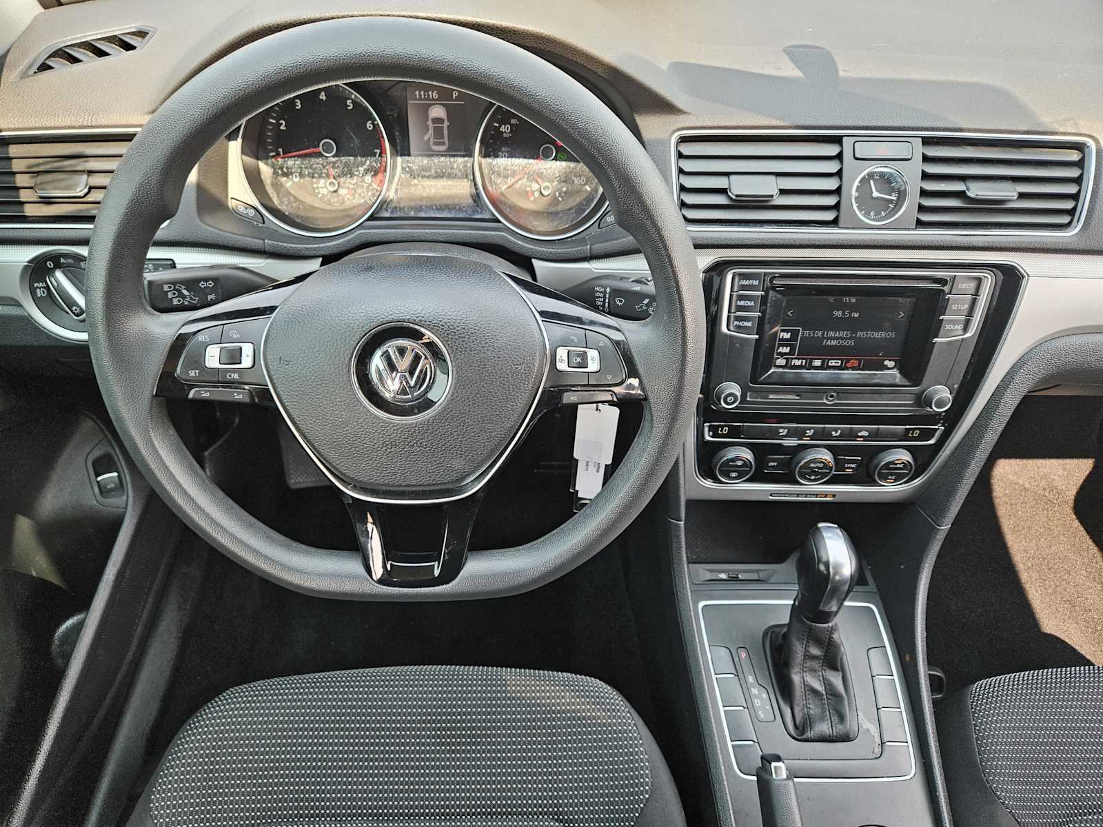 Thumbnail: 2016 Volkswagen Passat - 25