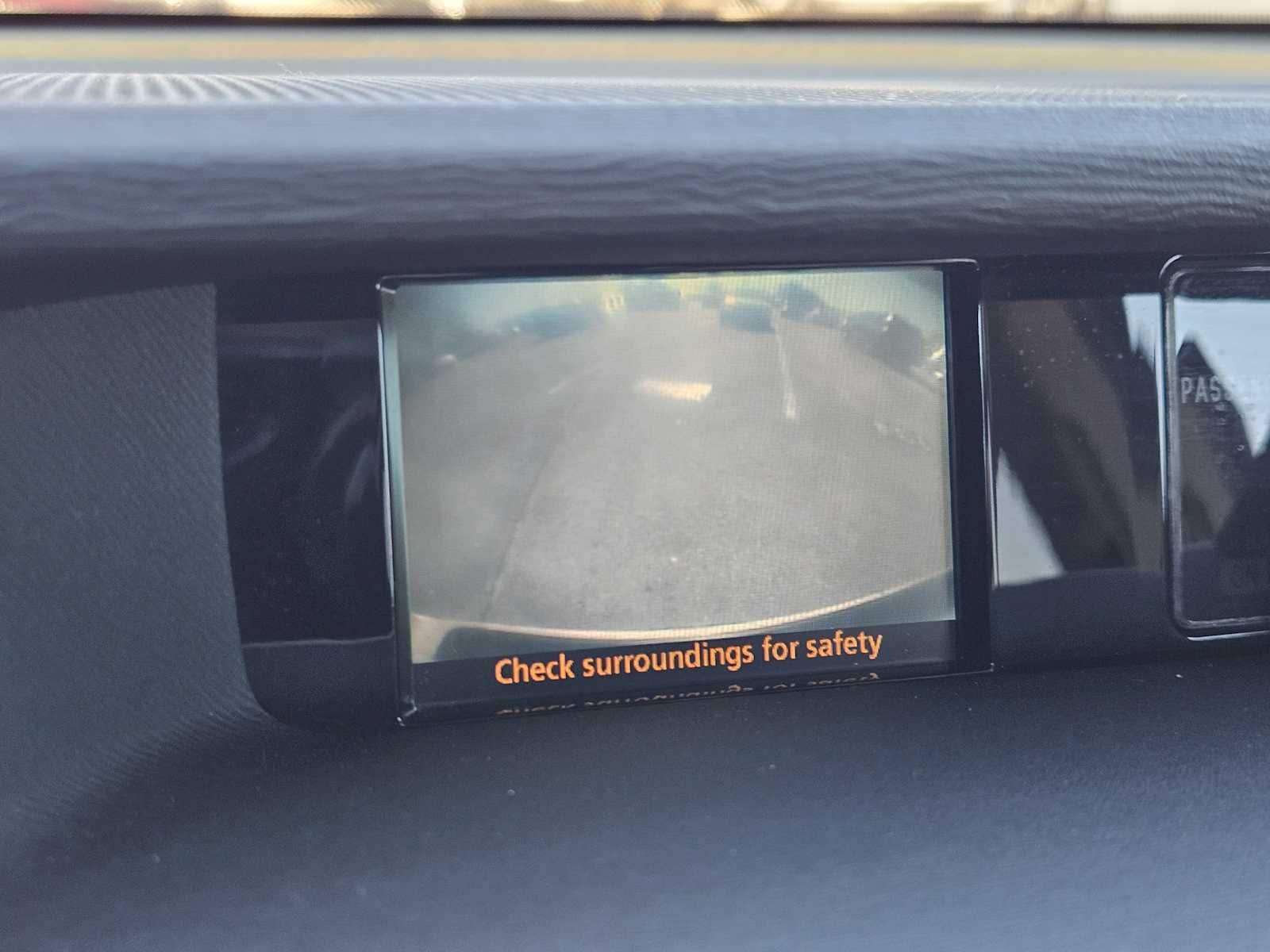 Thumbnail: 2011 Toyota Sienna - 18