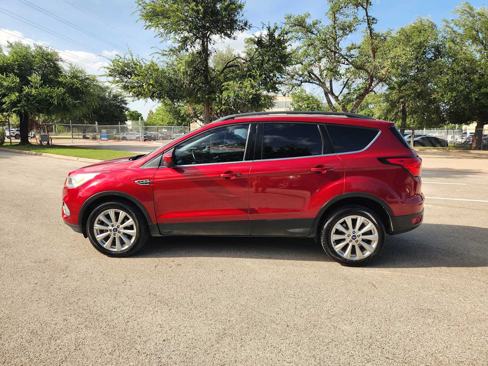 Thumbnail: 2019 Ford Escape - 3