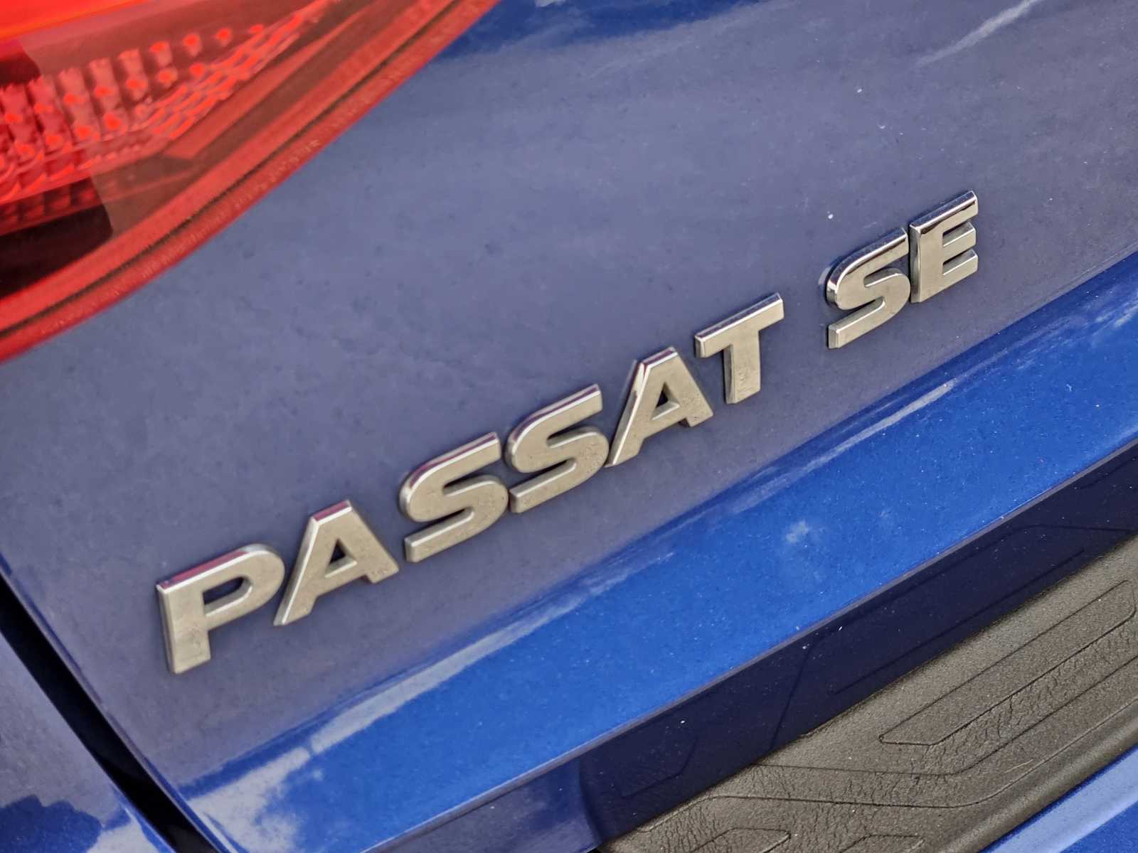 Thumbnail: 2017 Volkswagen Passat - 11