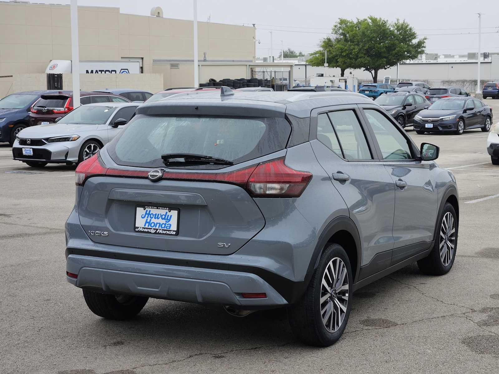 Thumbnail: 2022 Nissan Kicks - 6