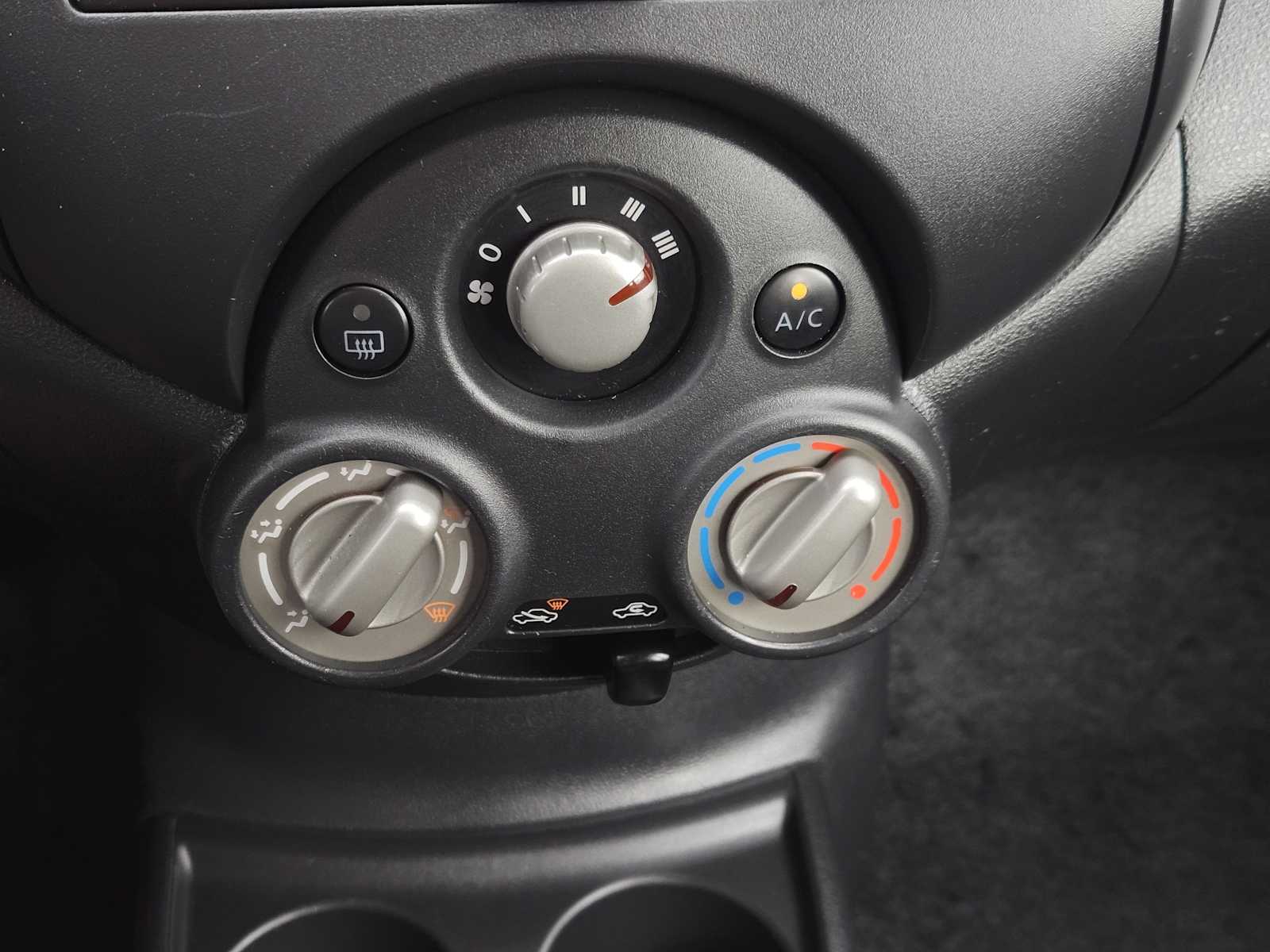 Thumbnail: 2012 Nissan Versa - 18