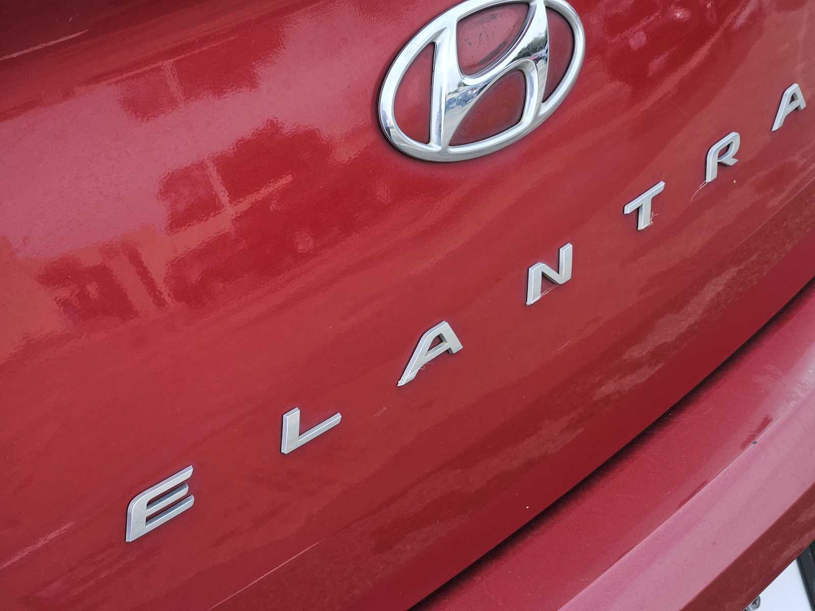 Thumbnail: 2019 Hyundai Elantra - 12