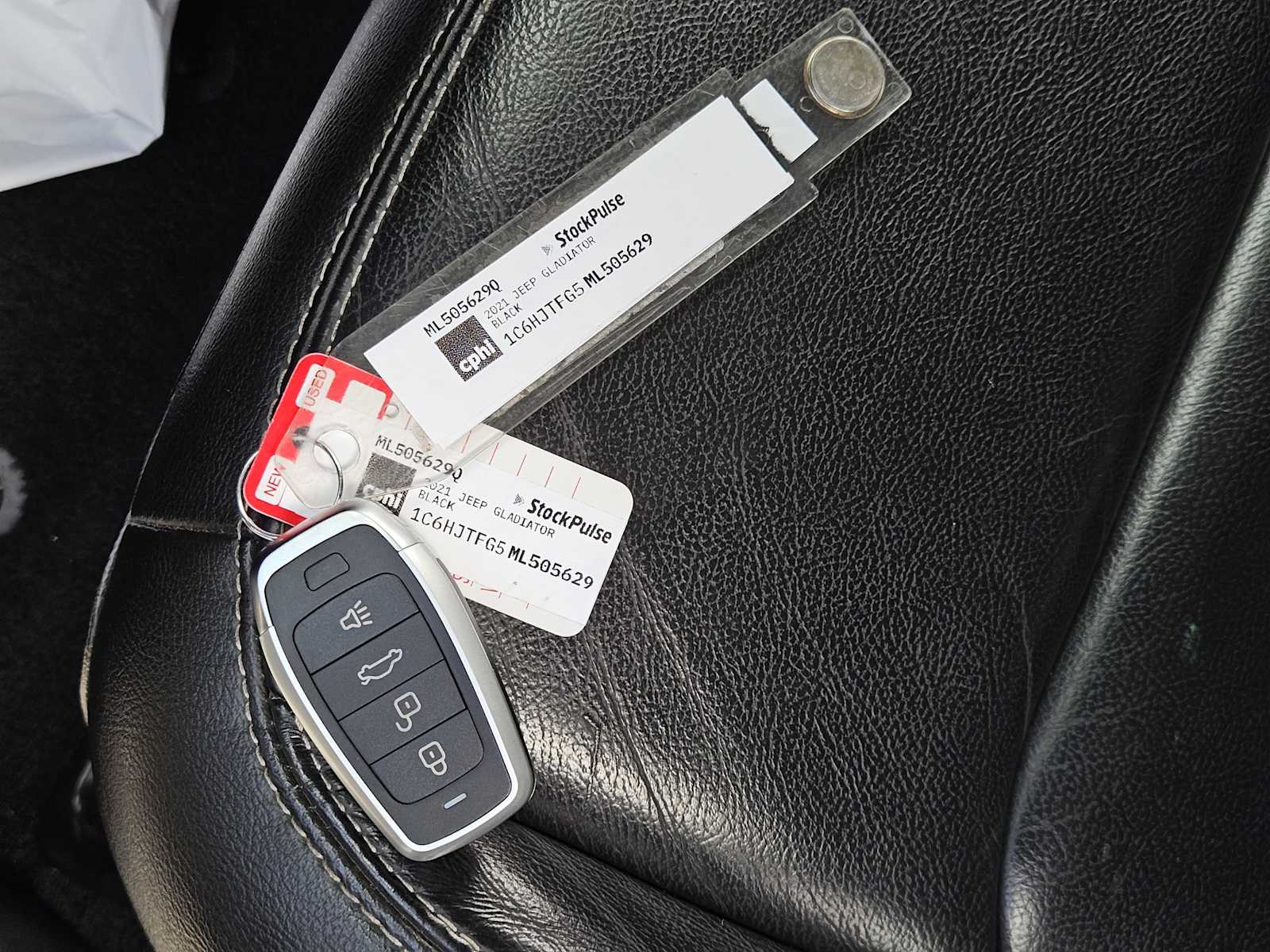 Thumbnail: 2021 Jeep Gladiator - 33