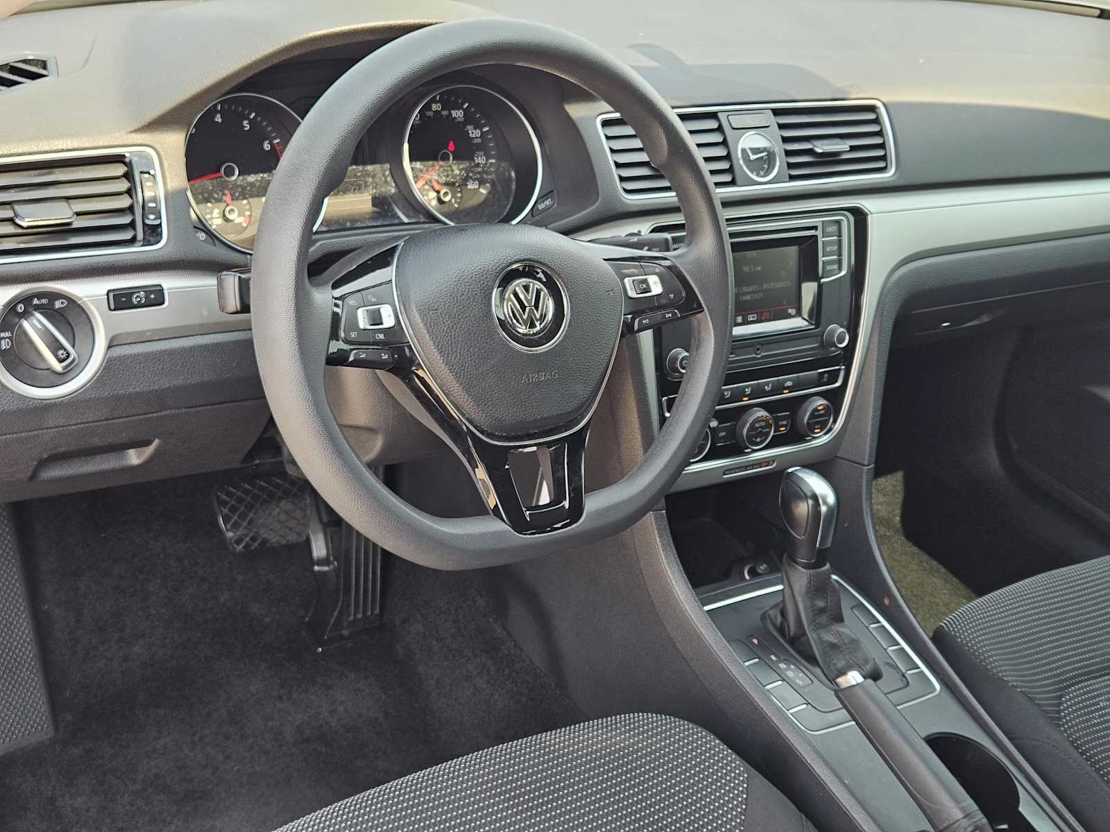 Thumbnail: 2016 Volkswagen Passat - 2