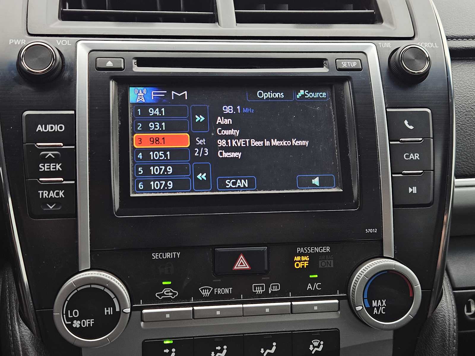 Thumbnail: 2012 Toyota Camry - 17